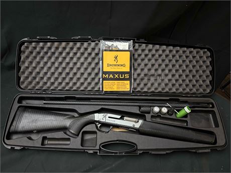 BROWNING MAXUS 12 BORE SEMI AUTO SHOTGUN