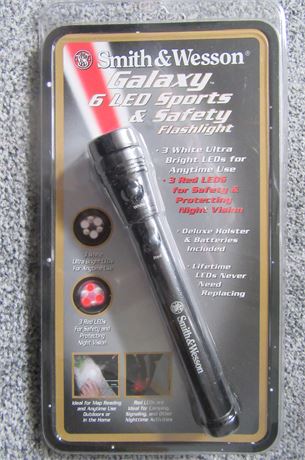 Smith & Wesson GALAXY 6 LED Flashlight .