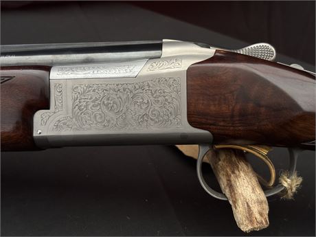 BROWNING 725