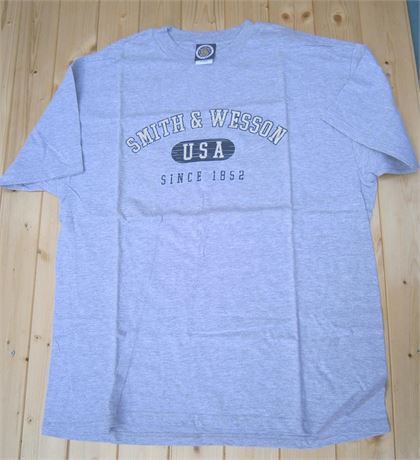 Smith & Wesson Grey "worn Lettering Look" Extra Large T Shirt .