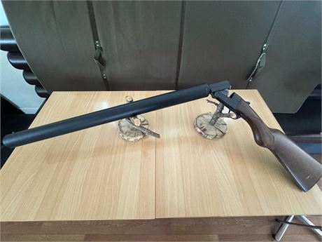 Fully modorated Italian 12 bore shotgun